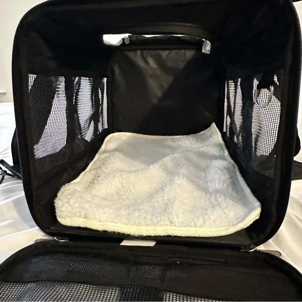 Sherpa Original Deluxe Airline-Approved Dog & Cat Carrier Bag, Black, Medium